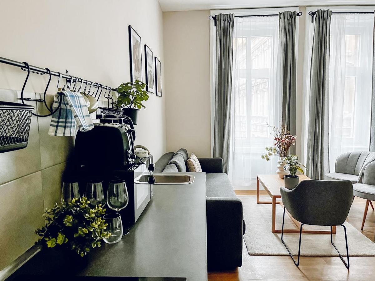 T32 Central Modern Suites Budapest Exterior photo