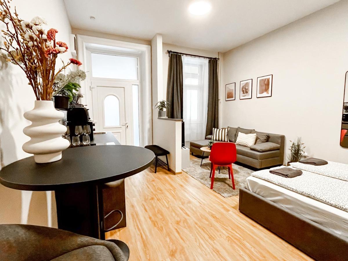 T32 Central Modern Suites Budapest Exterior photo