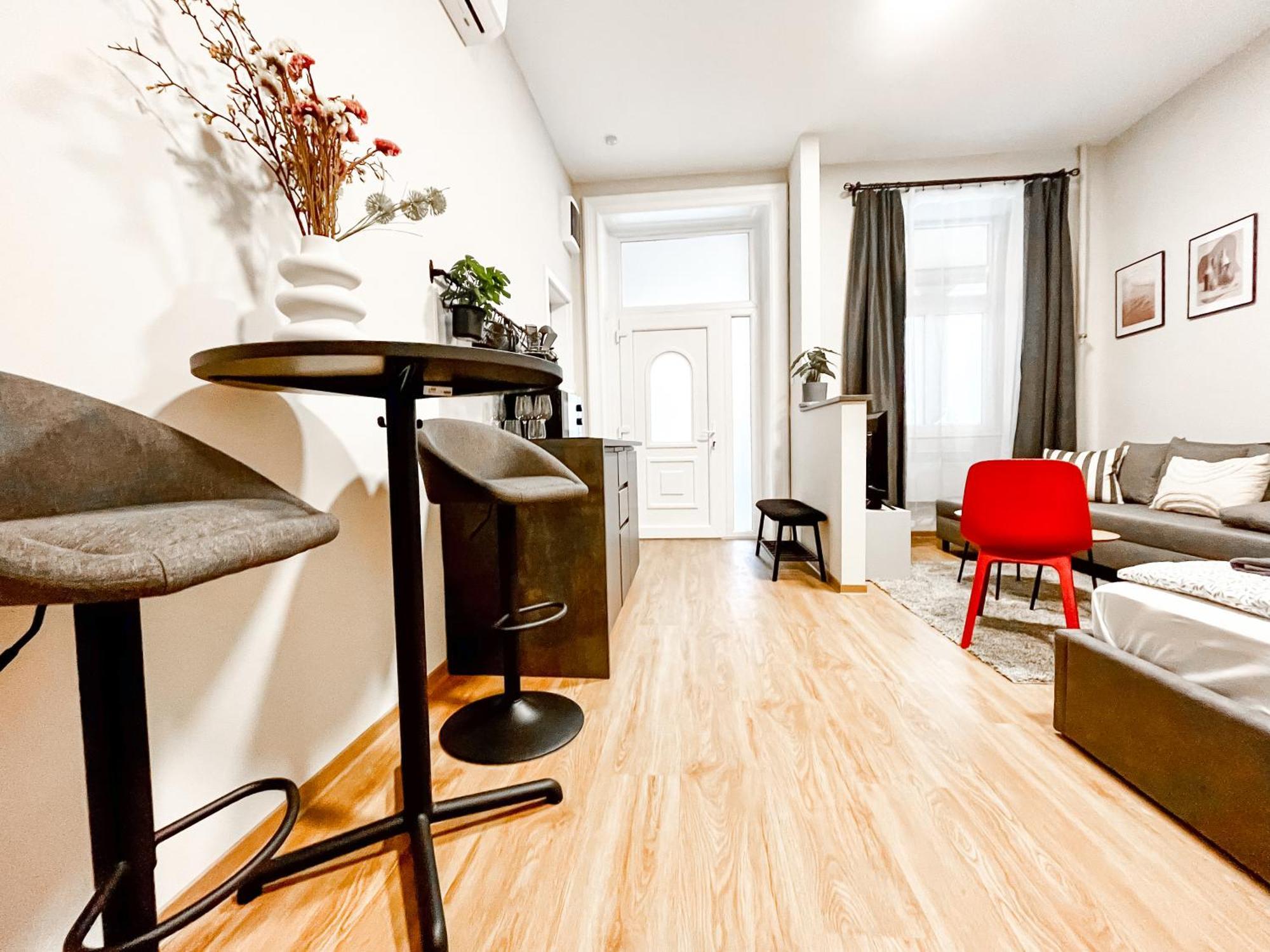 T32 Central Modern Suites Budapest Exterior photo